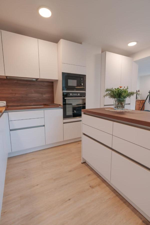 Apartma Lamberger Zirovnica Luaran gambar