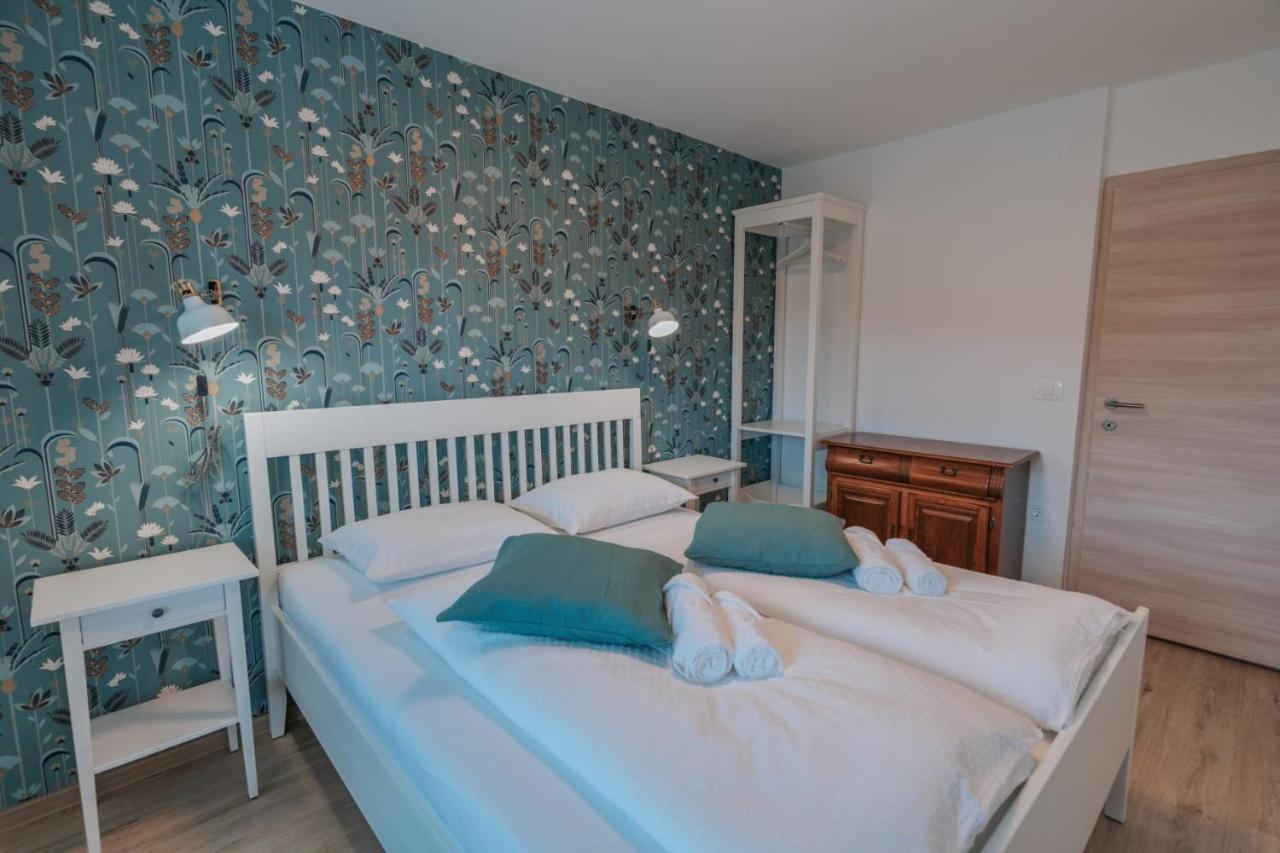 Apartma Lamberger Zirovnica Luaran gambar