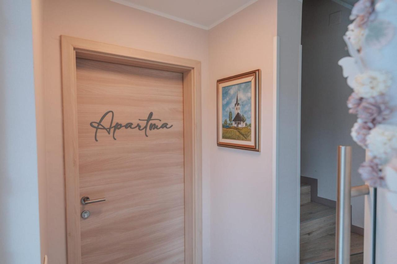 Apartma Lamberger Zirovnica Luaran gambar