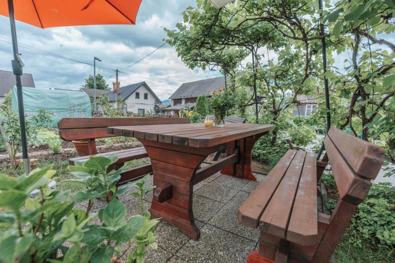Apartma Lamberger Zirovnica Luaran gambar