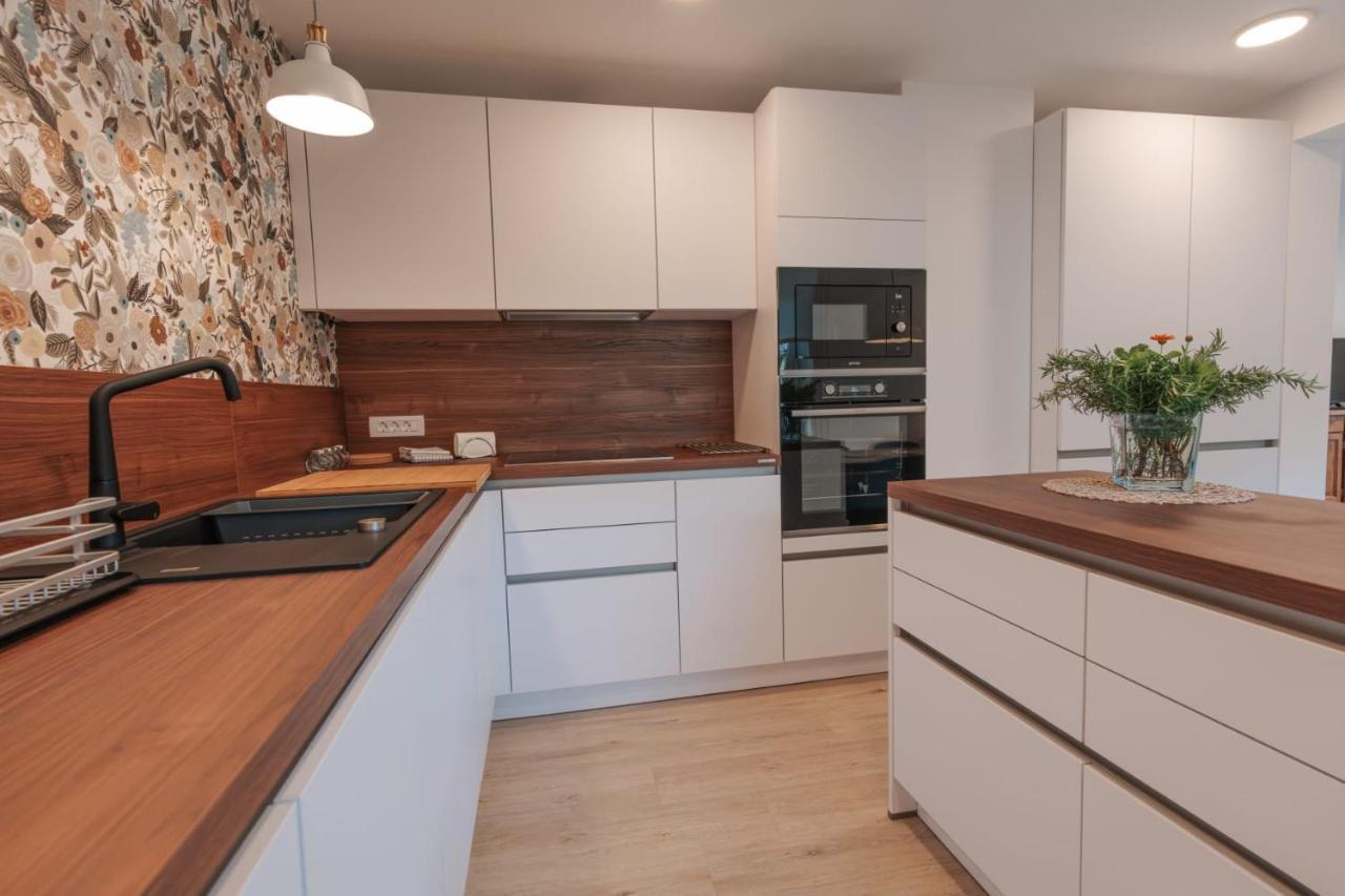 Apartma Lamberger Zirovnica Luaran gambar