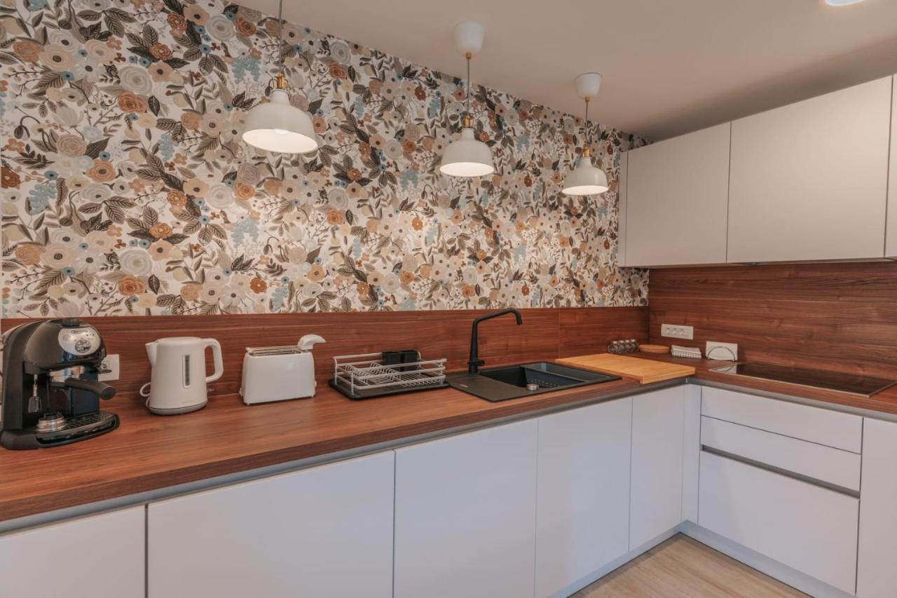 Apartma Lamberger Zirovnica Luaran gambar