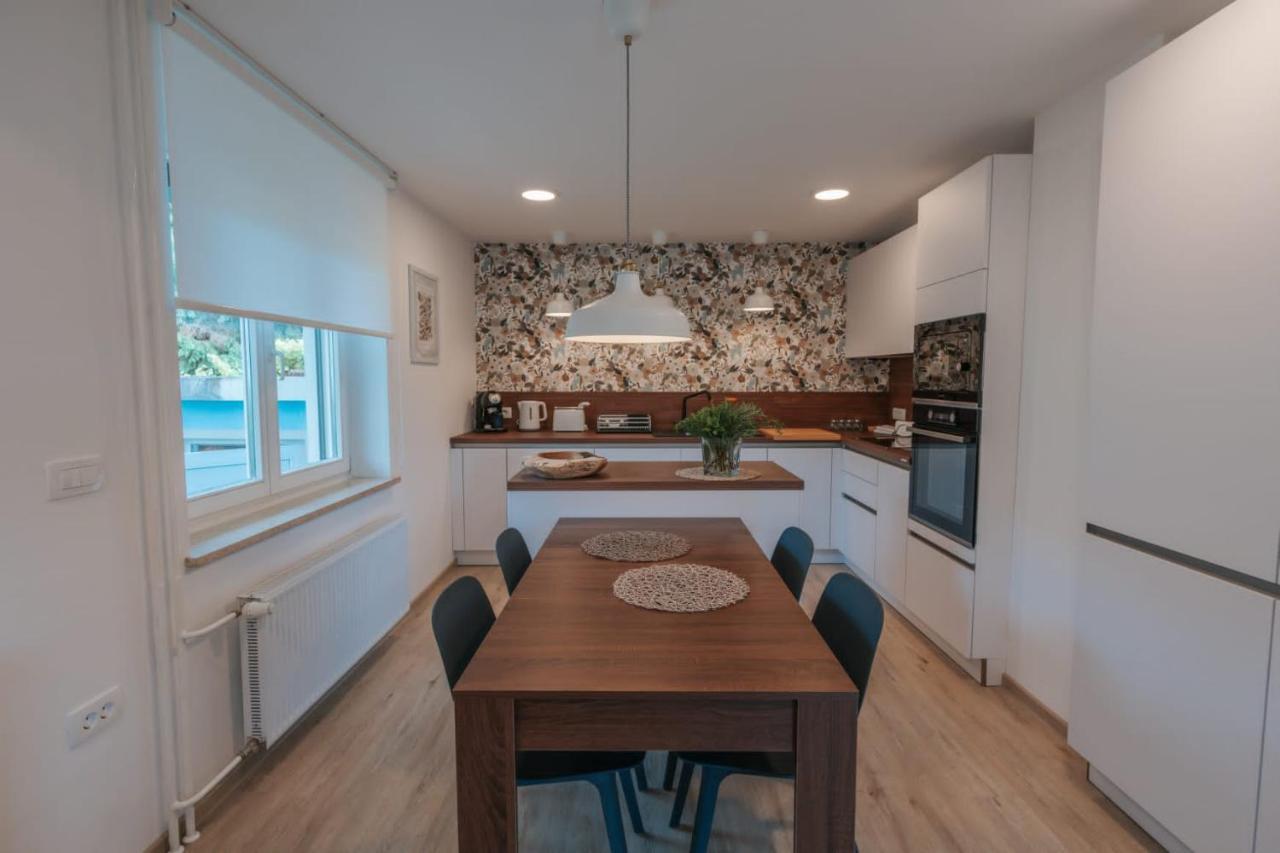 Apartma Lamberger Zirovnica Luaran gambar