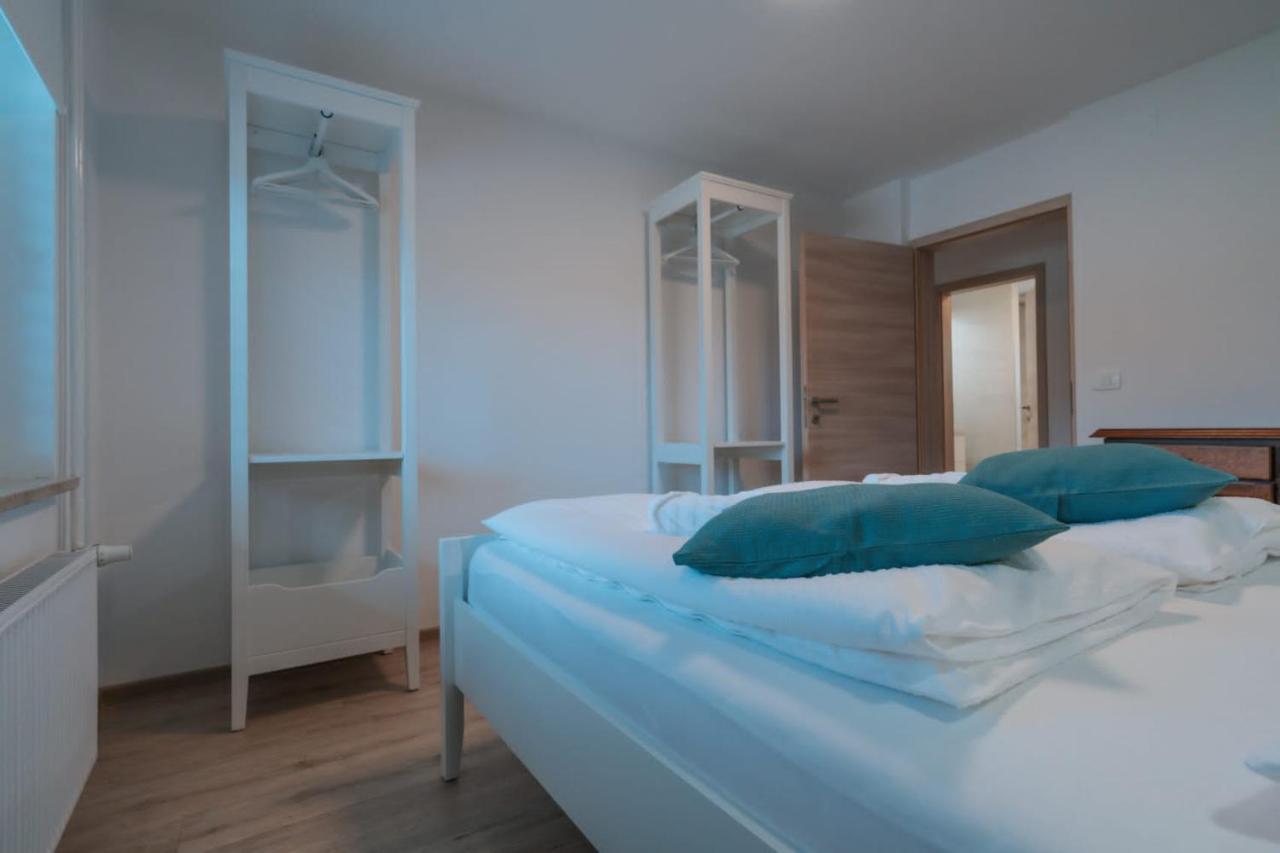 Apartma Lamberger Zirovnica Luaran gambar