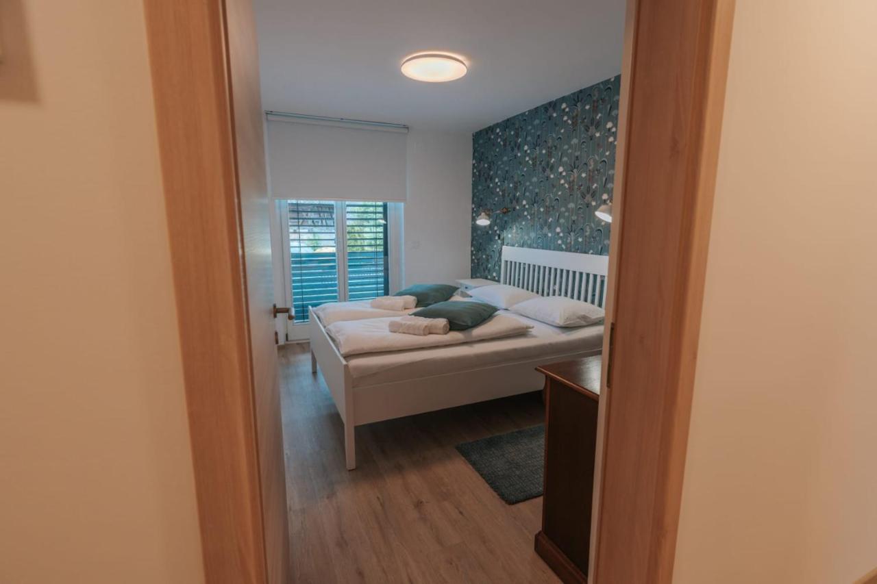 Apartma Lamberger Zirovnica Luaran gambar