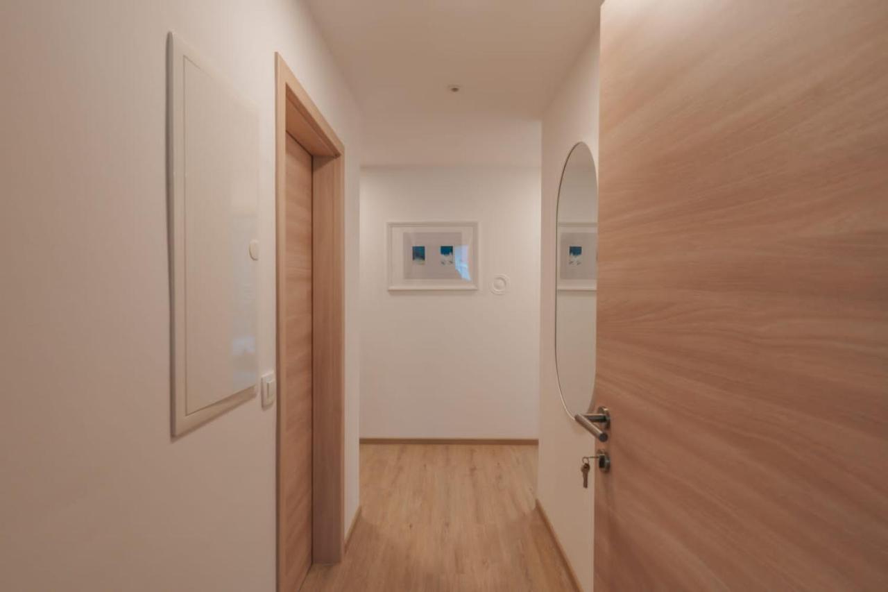 Apartma Lamberger Zirovnica Luaran gambar