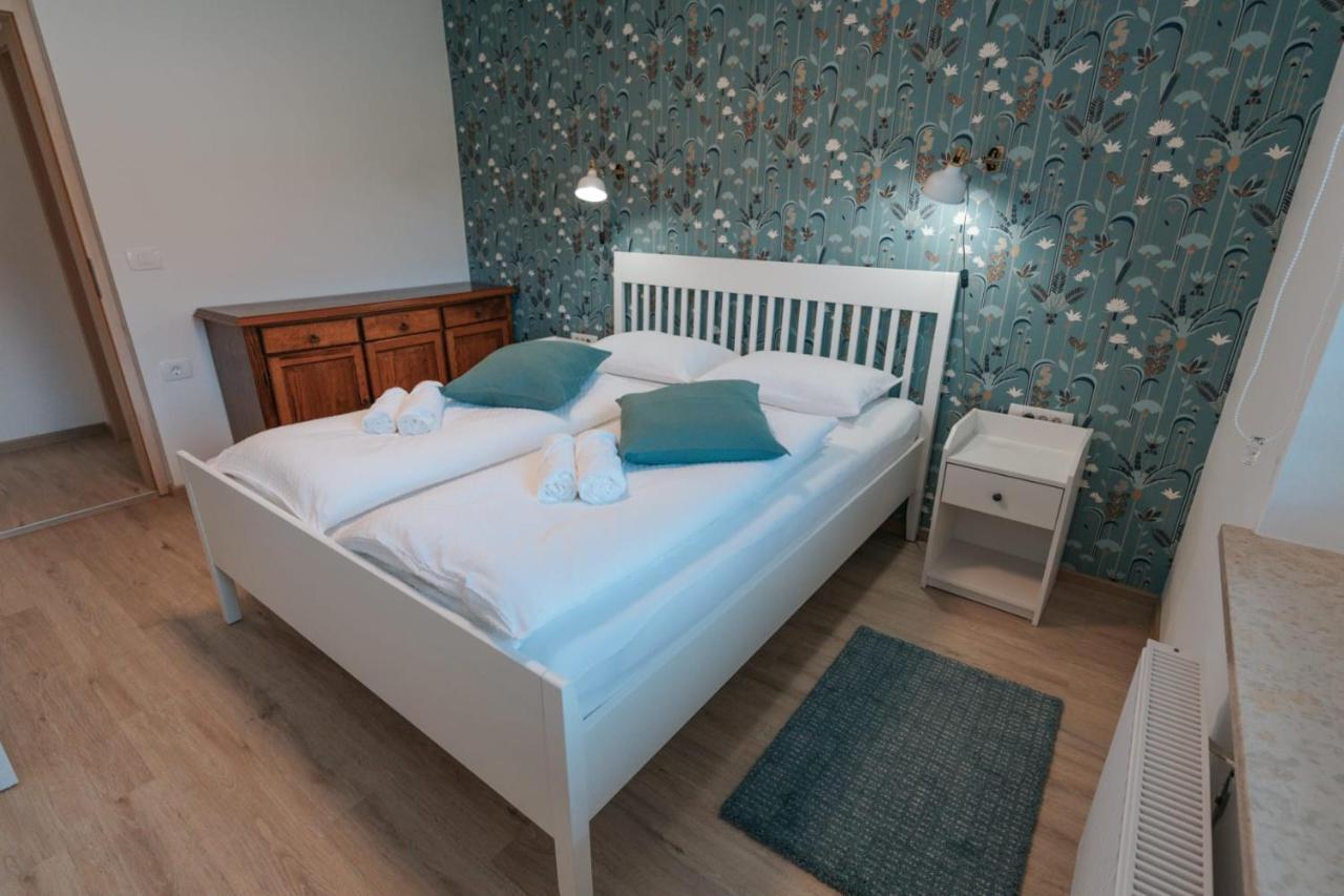 Apartma Lamberger Zirovnica Luaran gambar